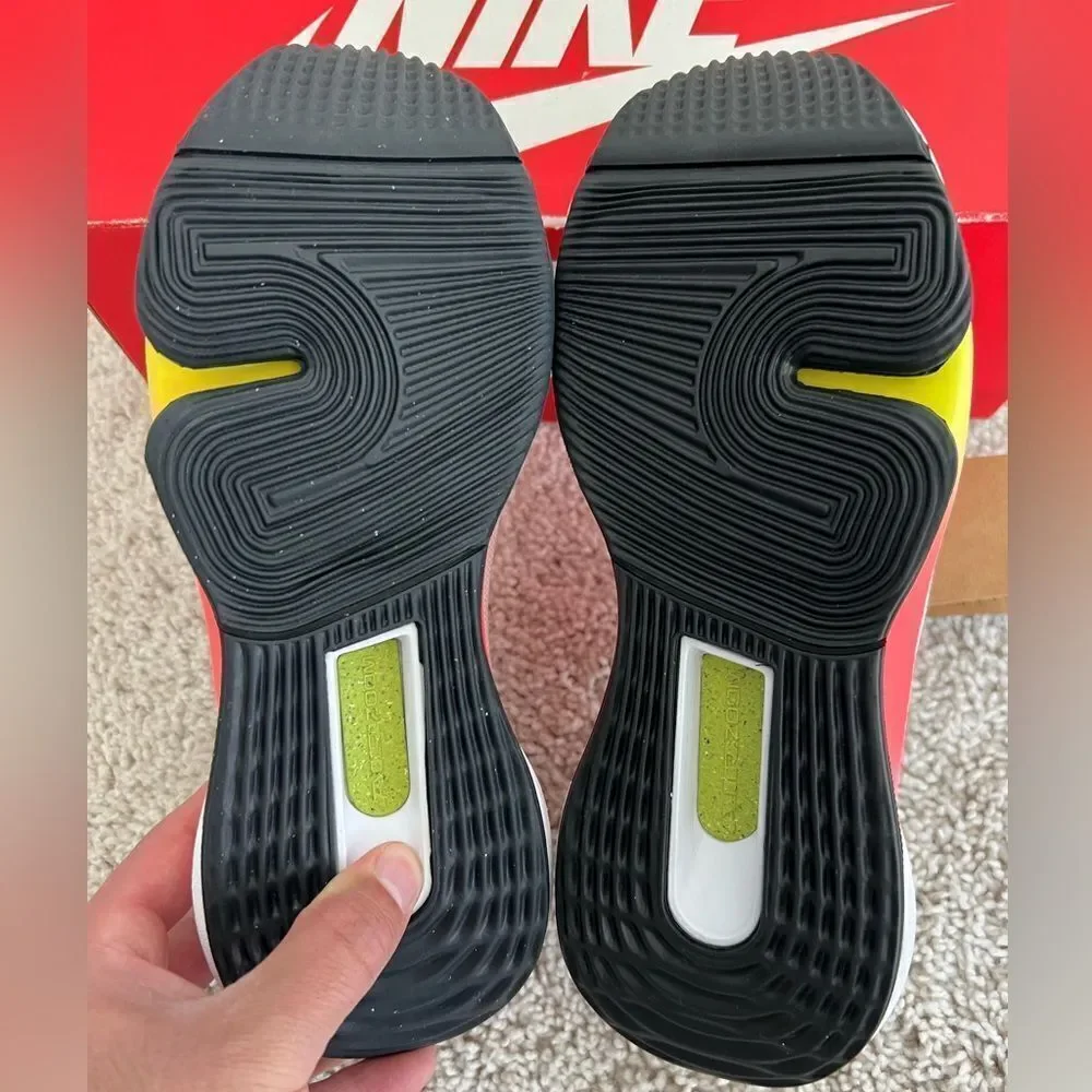 NIKE Women Versair White Black Cyber Volt